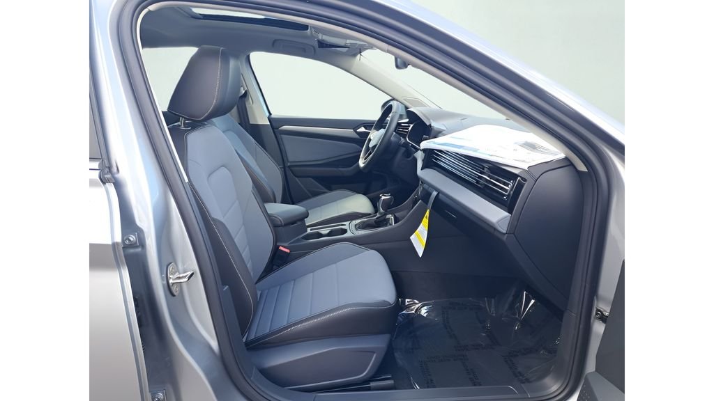 New 2026 Silver Volkswagen 1.5T SE image 14
