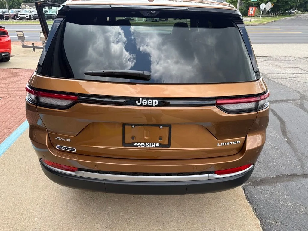 New 2026 Copper Shino Metallic Clearcoat Jeep Limited image 12