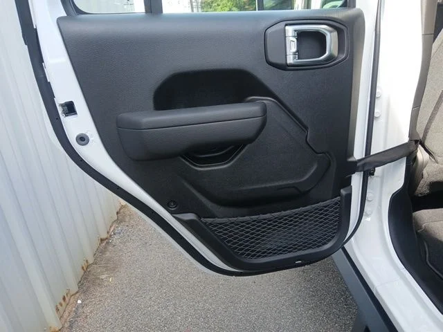 New 2026 Bright White Clear-Coat Exterior Paint Jeep Sport image 19