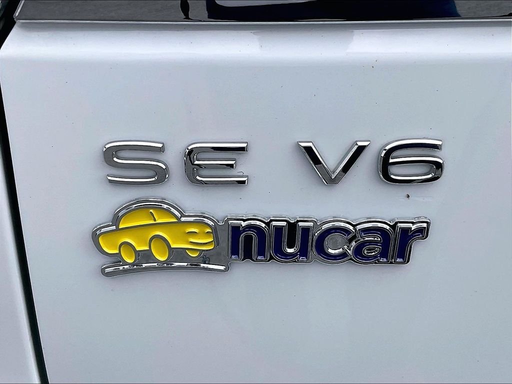 Used 2023 Pure White Volkswagen 3.6L V6 SE w/Technology image 29