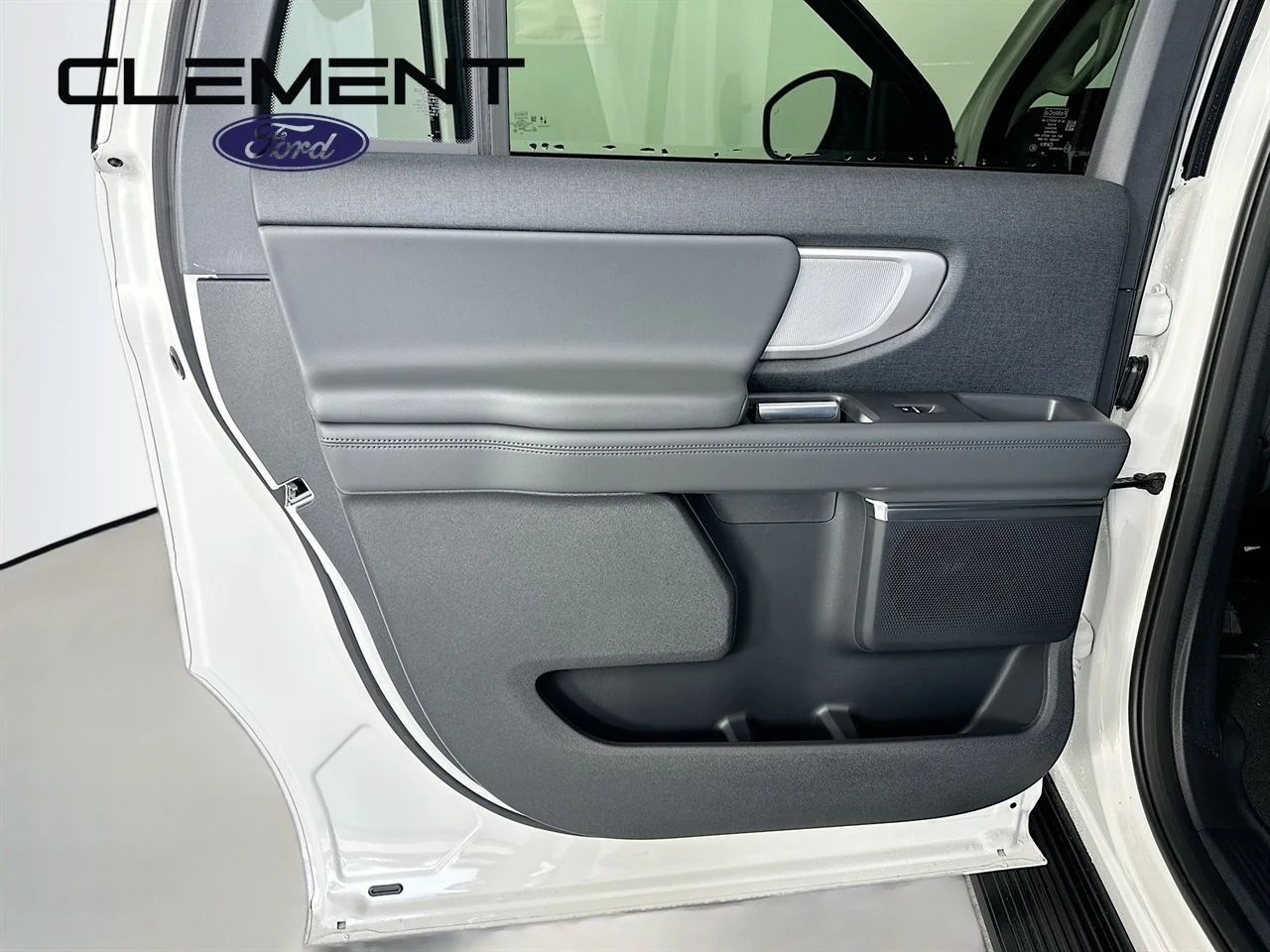 New 2026 Star White Metallic Tri-Coat Ford MAX Active image 27