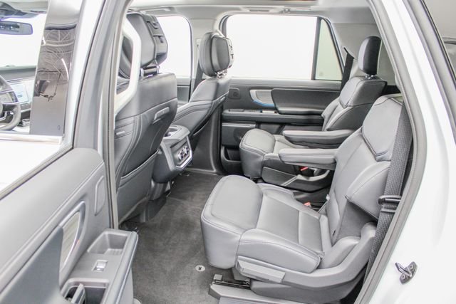 New 2026 Space Silver Metallic Ford MAX Platinum® image 17