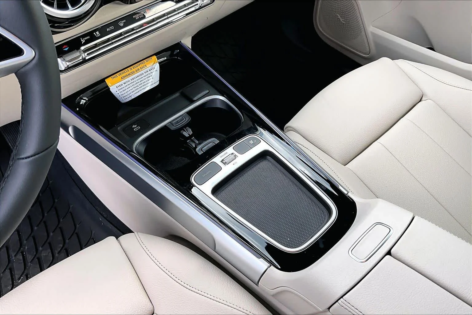 New 2026 Polar White Mercedes-Benz GLB 250 image 7