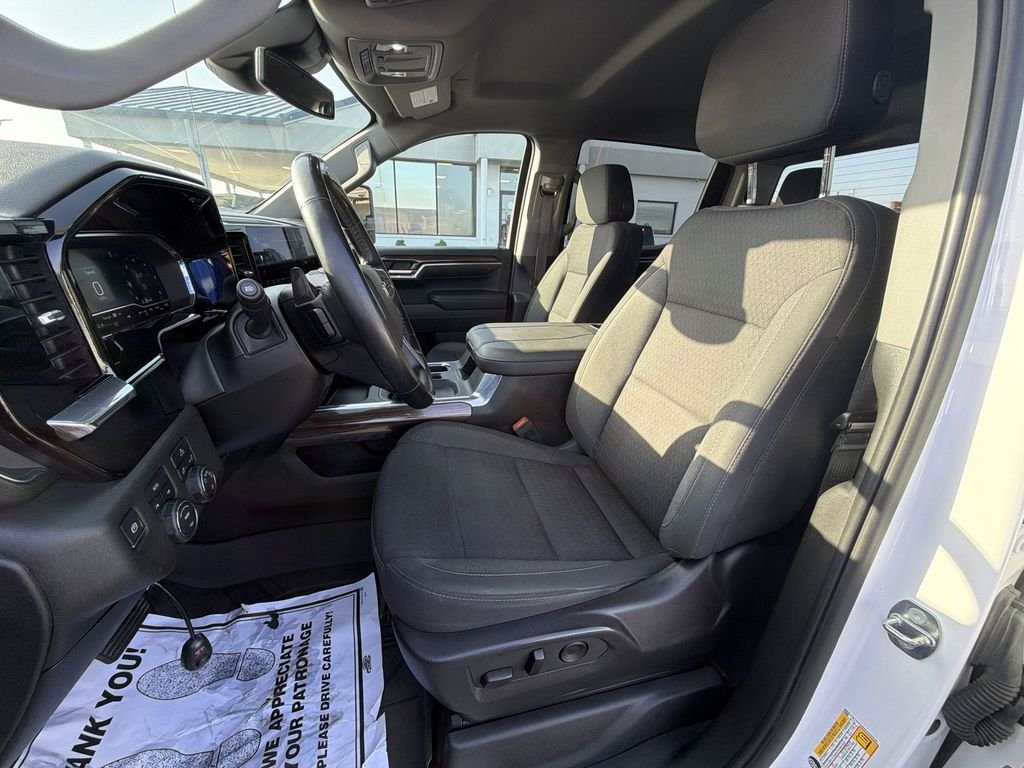 Used 2023 White Chevrolet LT image 17