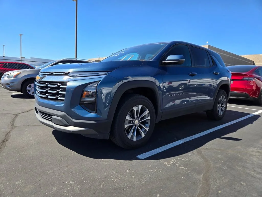 Used 2025 Lakeshore Blue Metallic Chevrolet LT image 2