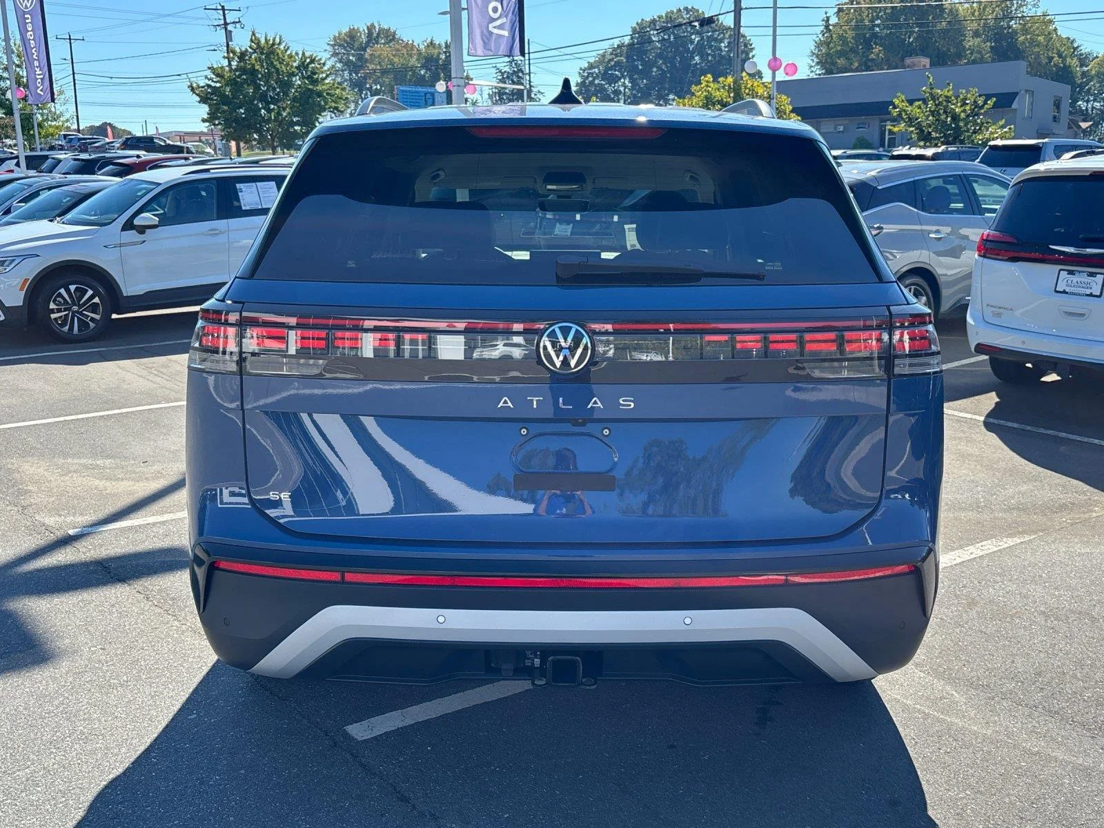 New 2027 Mountain Lake Blue Metallic Volkswagen SE w/Technology image 4