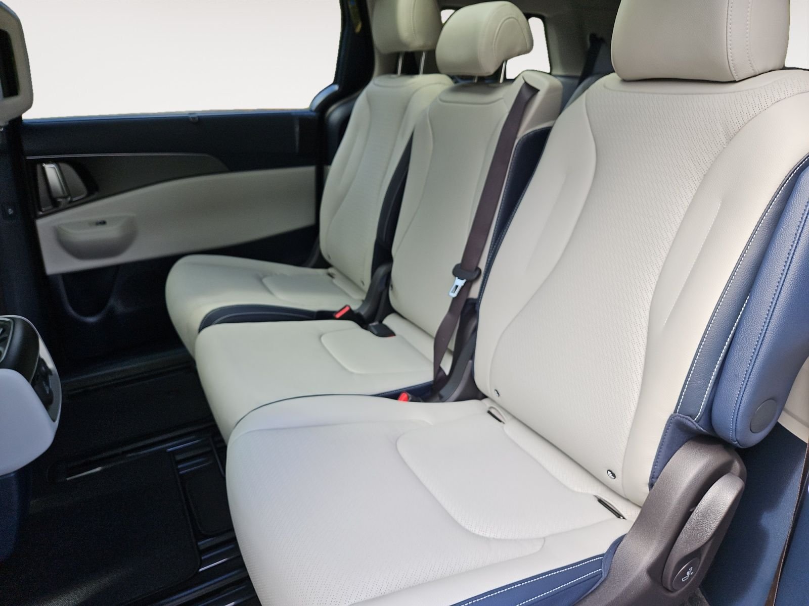 2026 Kia Carnival SX Prestige - Photo 13