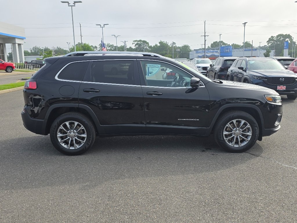 Used 2019 Diamond Black Crystal Pearl Coat Jeep Latitude Plus image 18