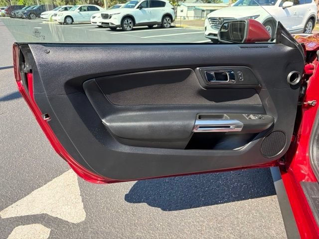 Used 2017 Red Ford V6 image 12