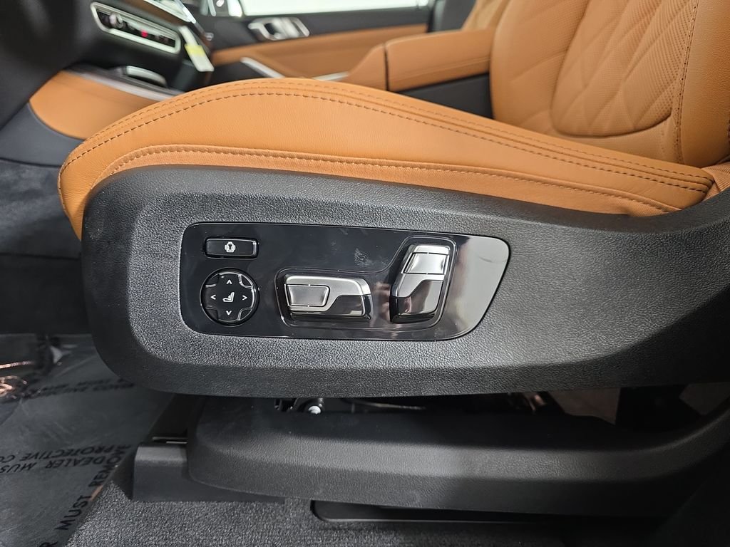 New 2026 Tanzanite Blue II Metallic BMW xDrive50e image 29