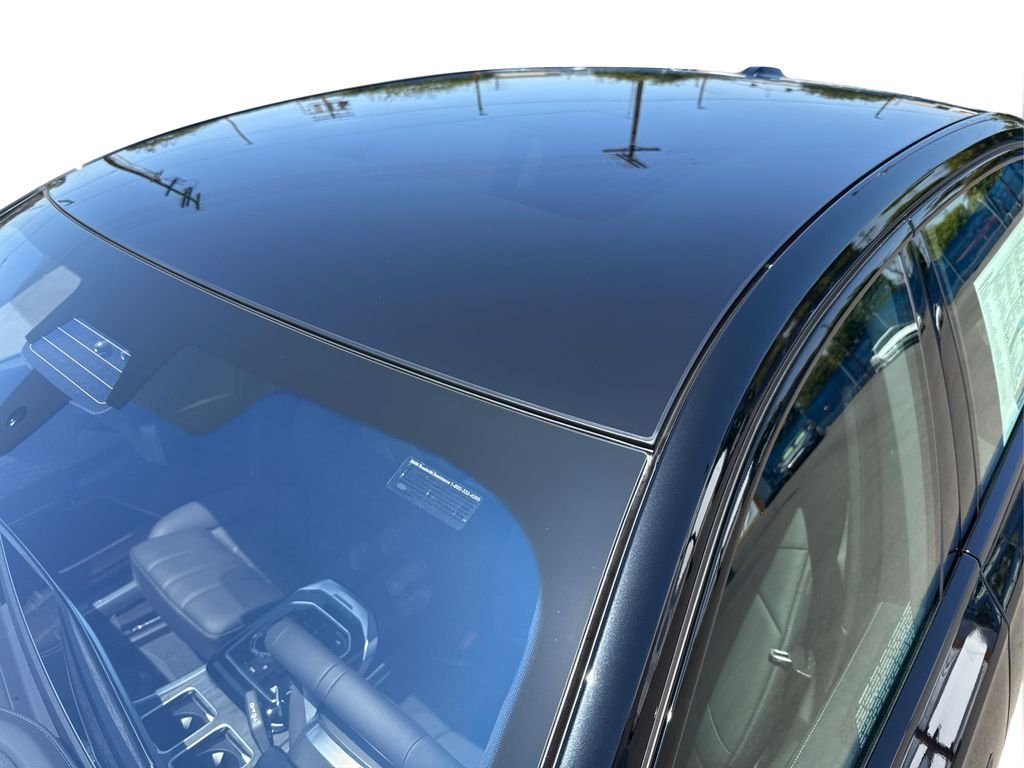 2025 BMW 7 Series 760i - Photo 12