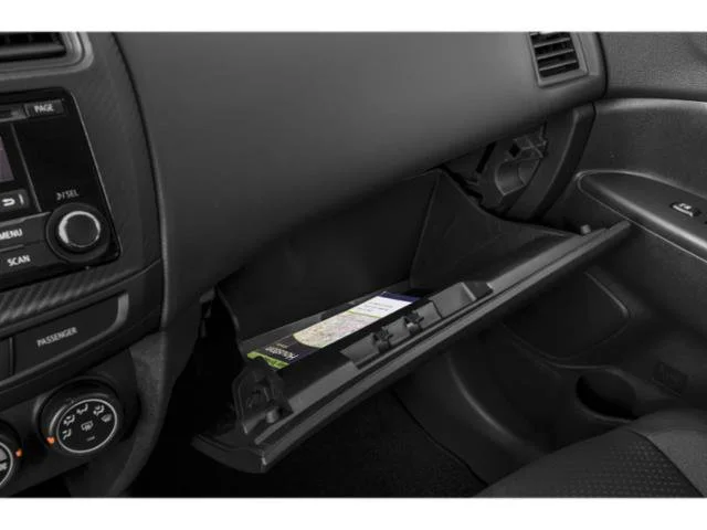 Used 2015  Mitsubishi 2.4 ES image 16