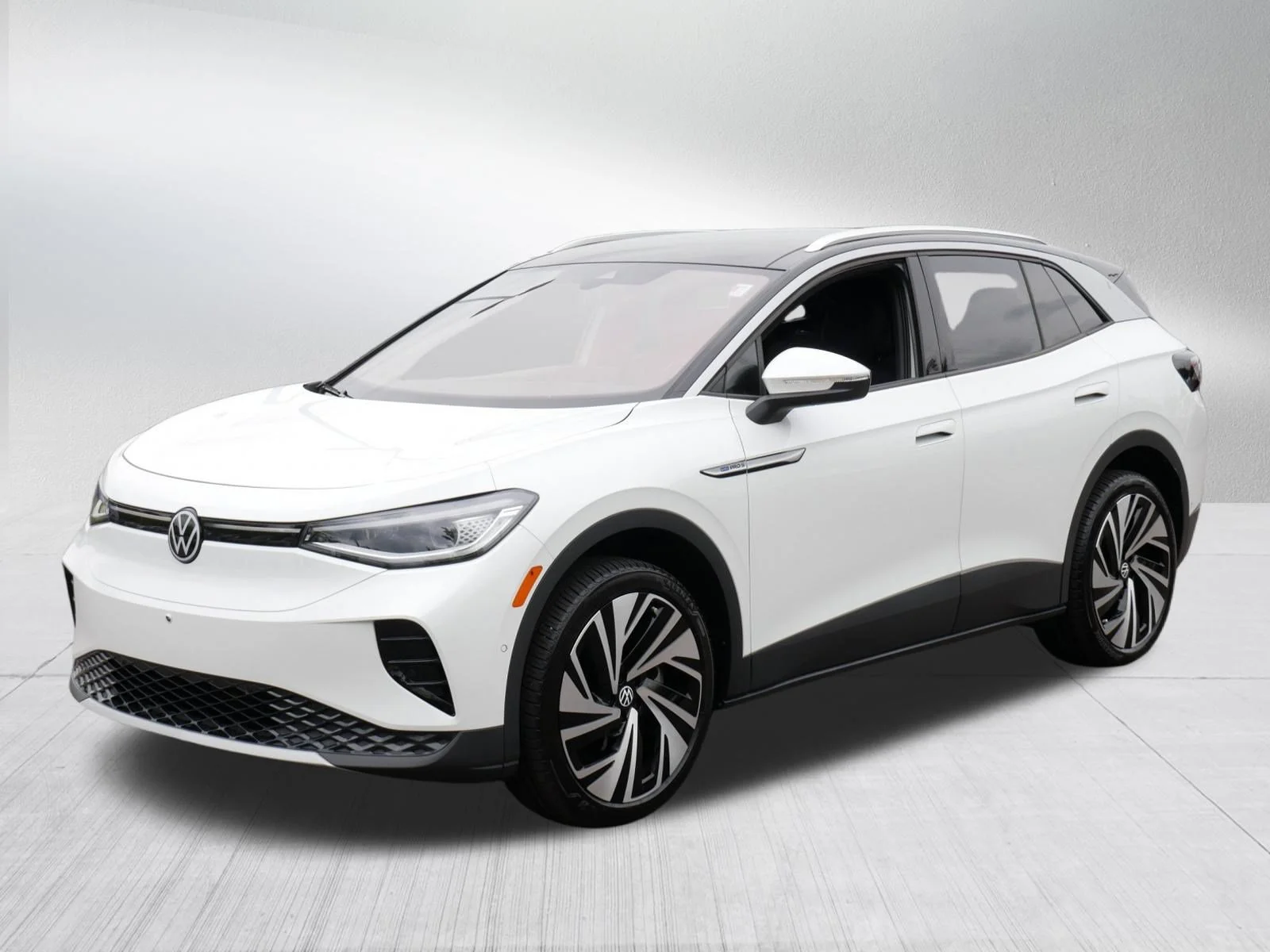 Used 2025 Opal White w/Black Roof Volkswagen Pro S Plus image 3
