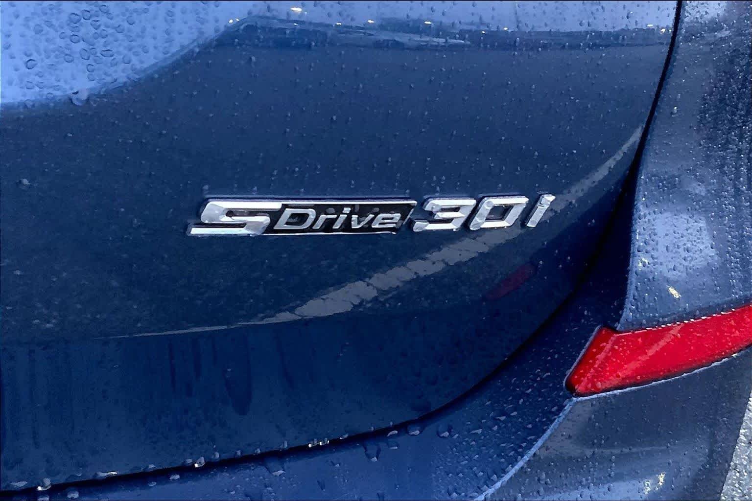 Used 2020 Phytonic Blue Metallic BMW sDrive30i image 10