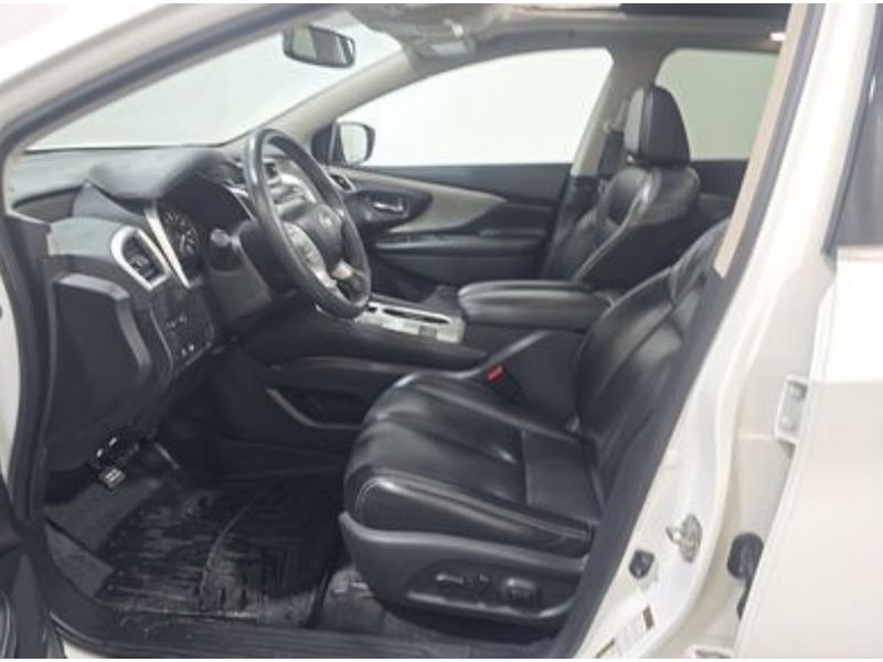 Used 2018 Pearl White Nissan SL image 5
