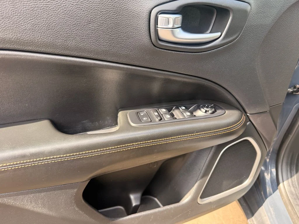 Used 2018 Black Jeep Limited image 21