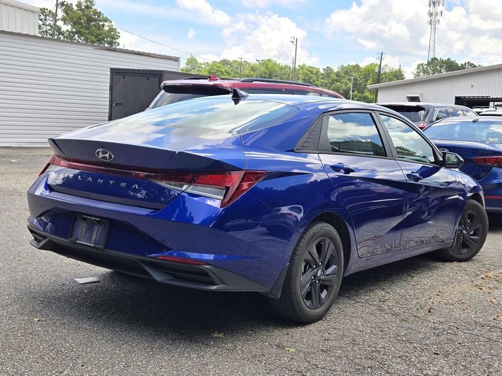 Used 2022 Blue Hyundai SEL image 2