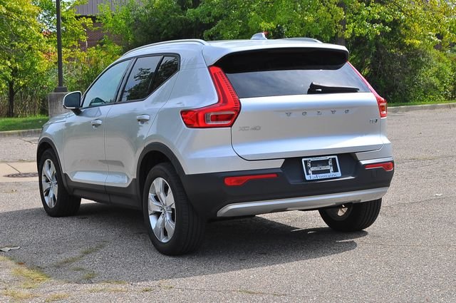 Used 2019 Silver Volvo Momentum image 5