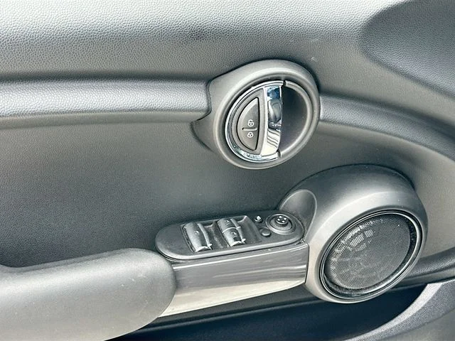 Used 2019 Gray MINI Signature image 17