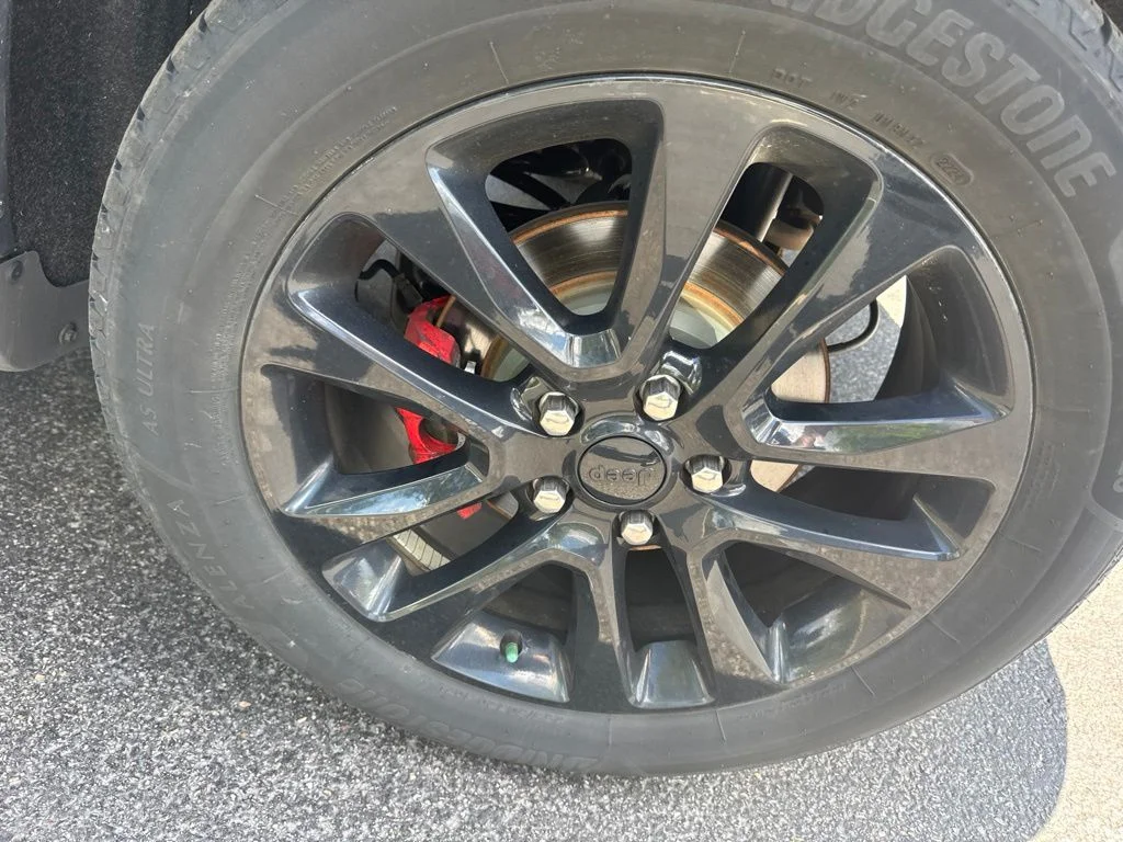 Used 2020 Gray Jeep Altitude image 9