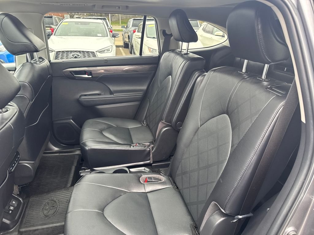 Used 2023 Gray Toyota Platinum image 39