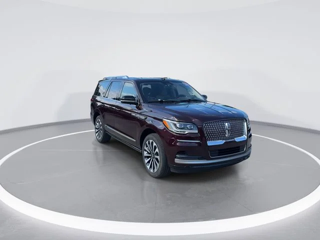 Used 2024 Red Lincoln Reserve image 4