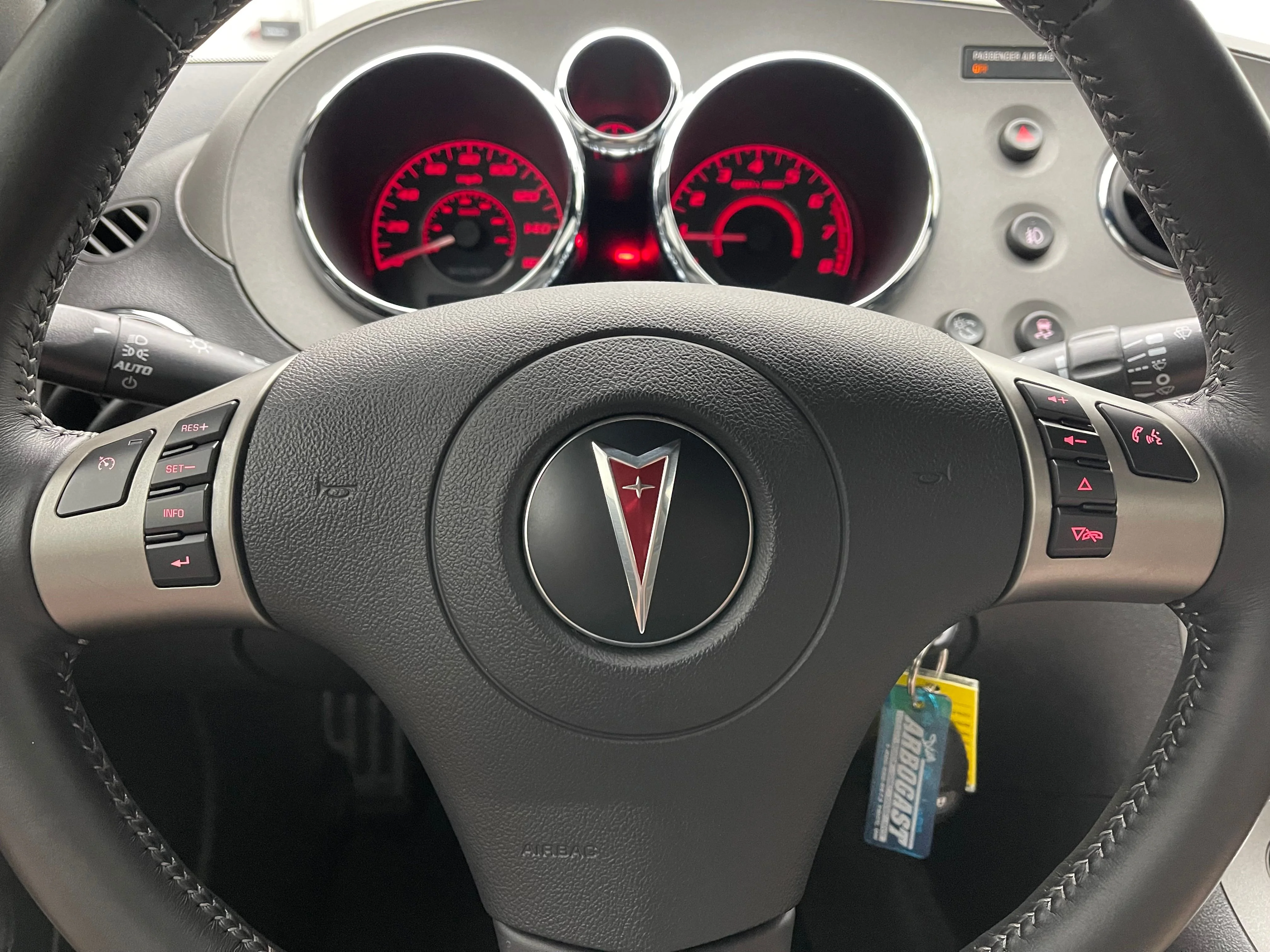 Used 2009 Mysterious (Black) Pontiac GXP image 18