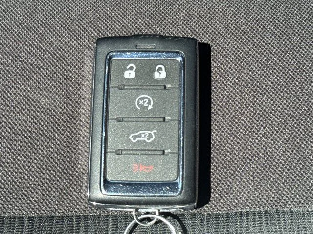 Used 2025 Silver Jeep Laredo X image 25