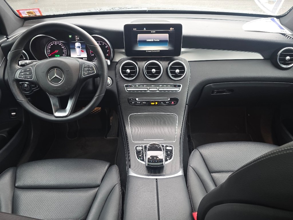 Used 2019 Mercedes-Benz GLC GLC300 with VIN WDC0G4KB2KV152895 for sale in Lakewood, NJ