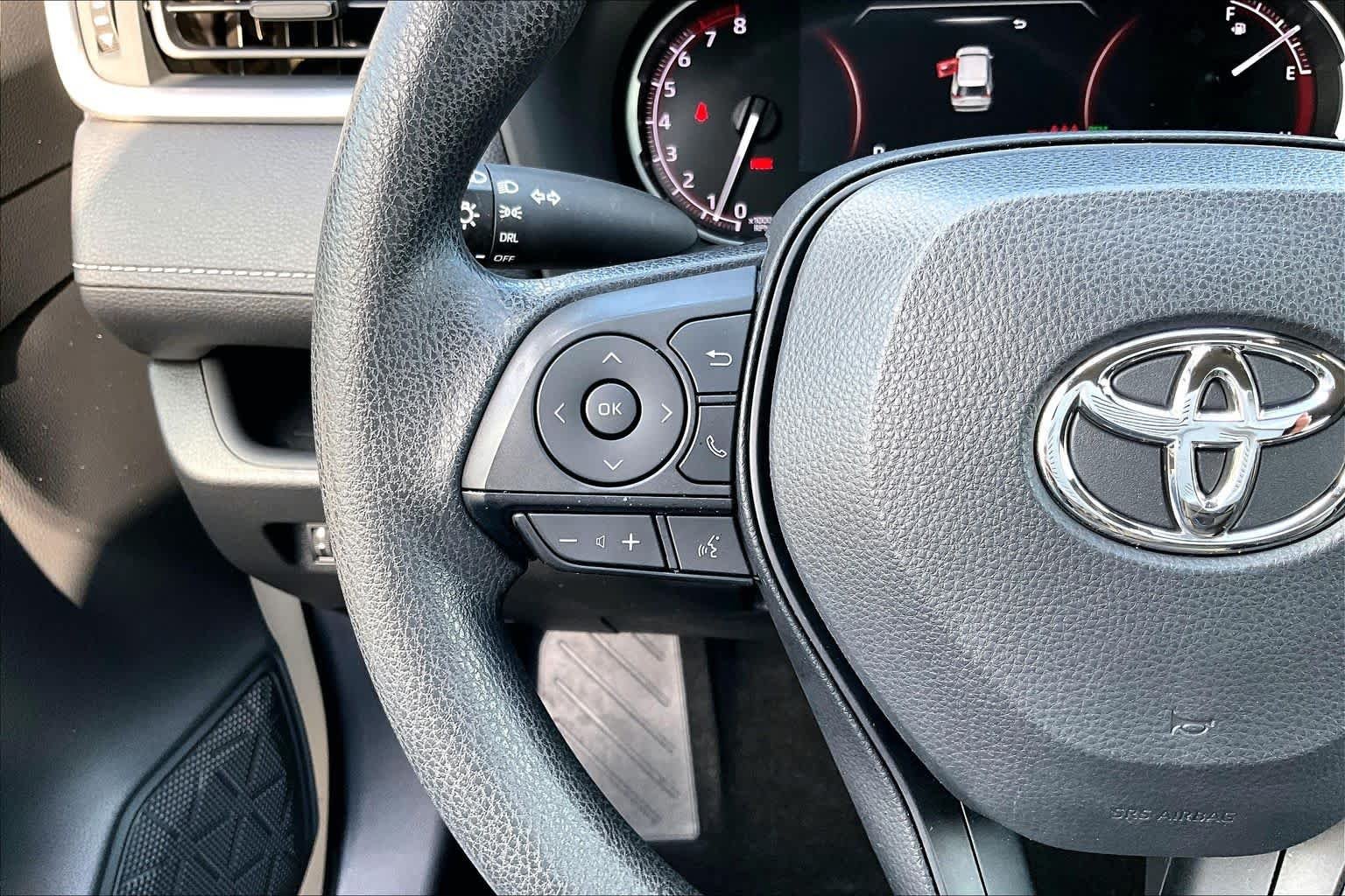 Used 2023 Ice Cap Toyota LE image 21