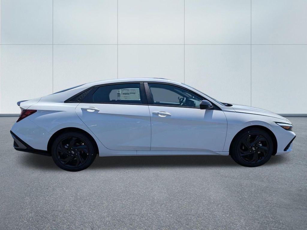 New 2026 White Hyundai SEL Sport image 7