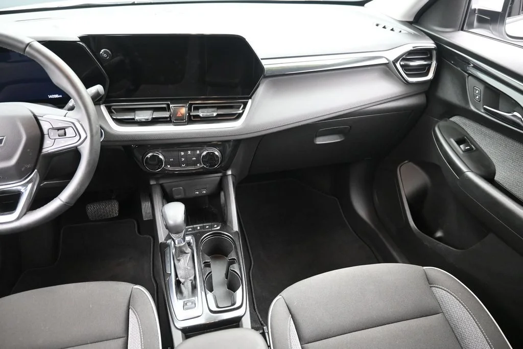 Used 2024 White Chevrolet LT image 15