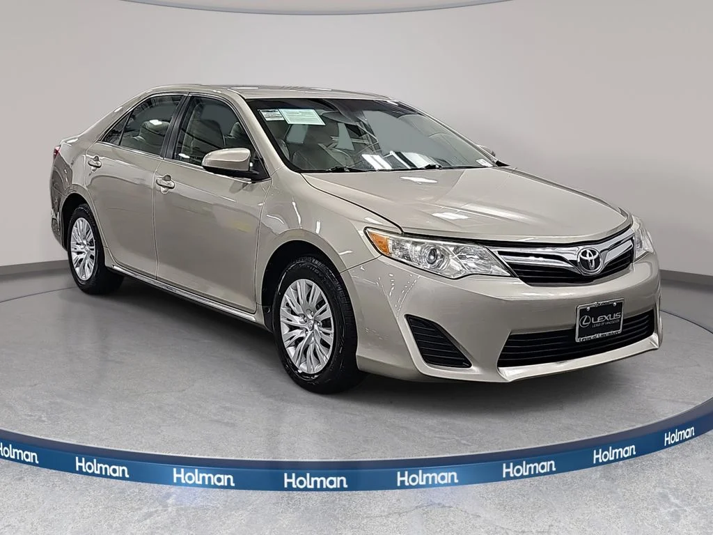 Used 2013 Beige Toyota LE image 4