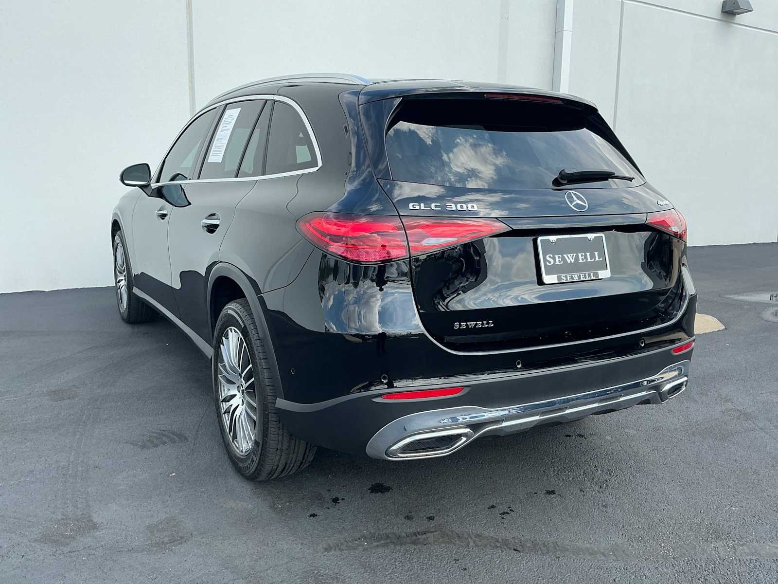 Certified Used 2024 Black Mercedes-Benz GLC 300 image 7