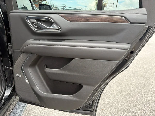 Used 2023 BLACK Chevrolet Z71 image 16
