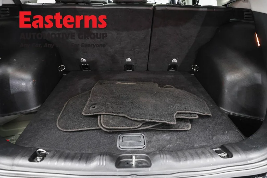 Used 2018 Black Jeep Latitude image 9