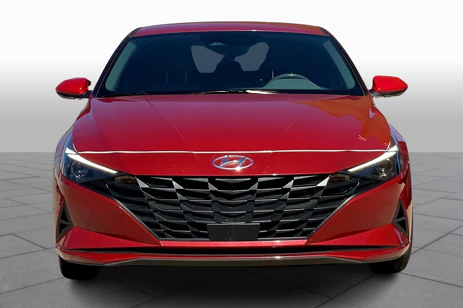 Used 2022 Scarlet Red Pearl Hyundai SEL image 4