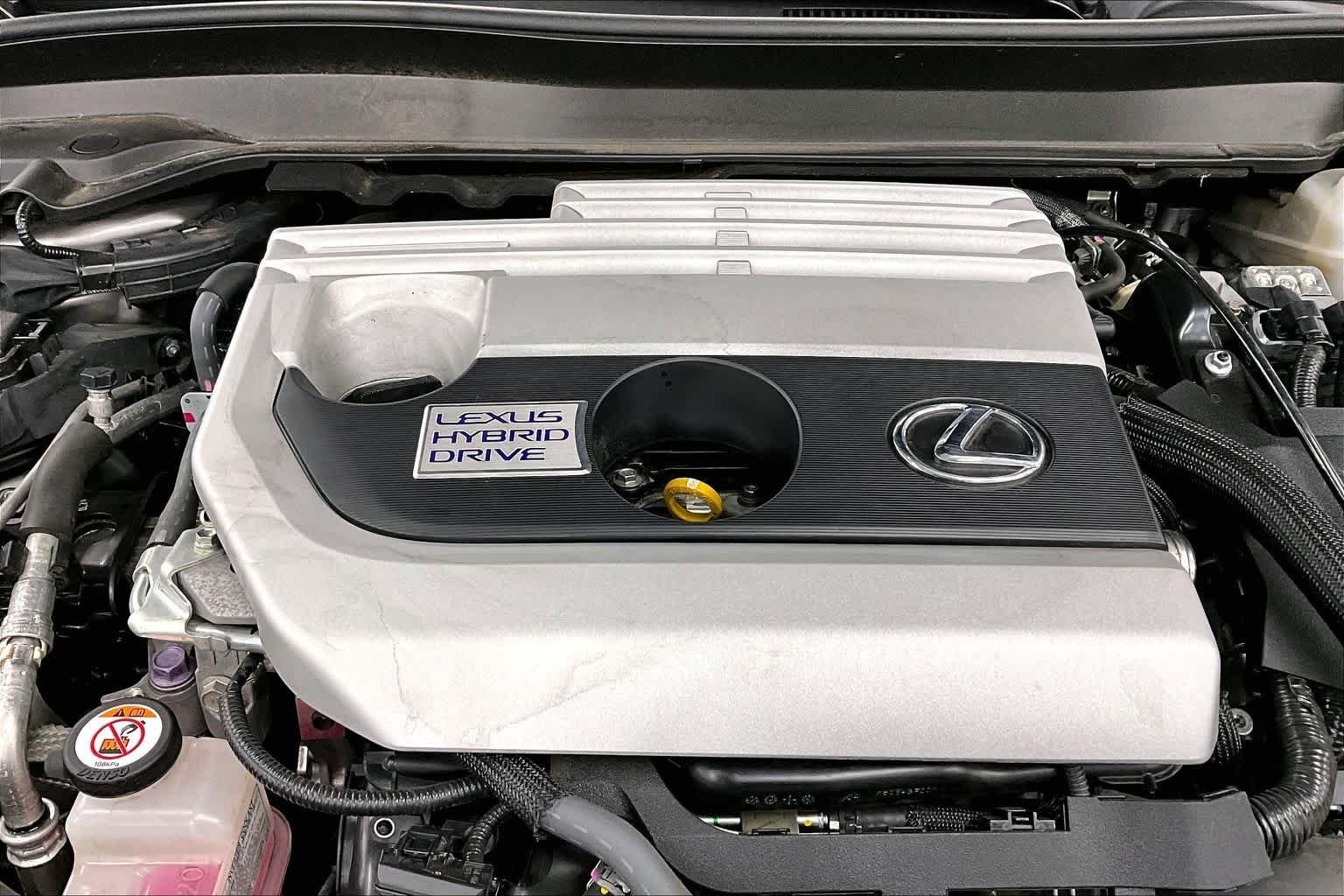 Used 2019 Atomic Silver Lexus  image 31