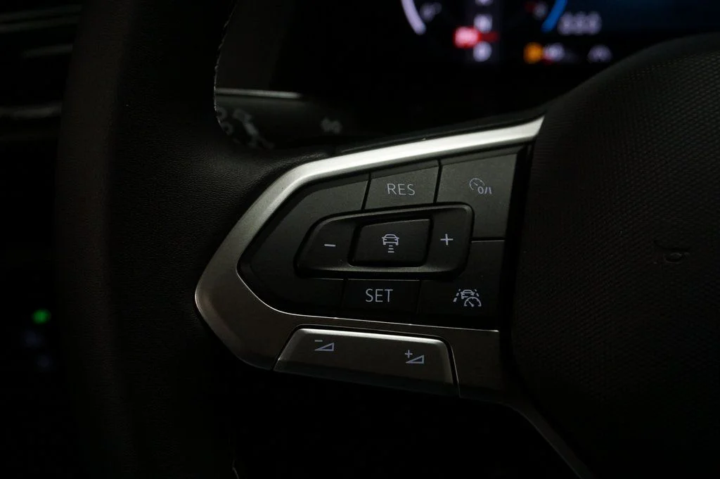 New 2026 White Volkswagen SE w/Technology image 22