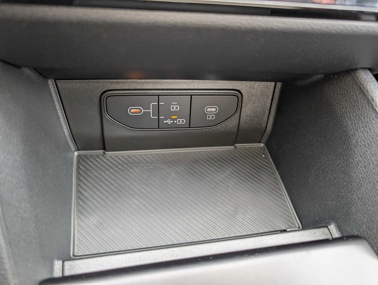 New 2026 Glacial White Pearl Kia LX image 24