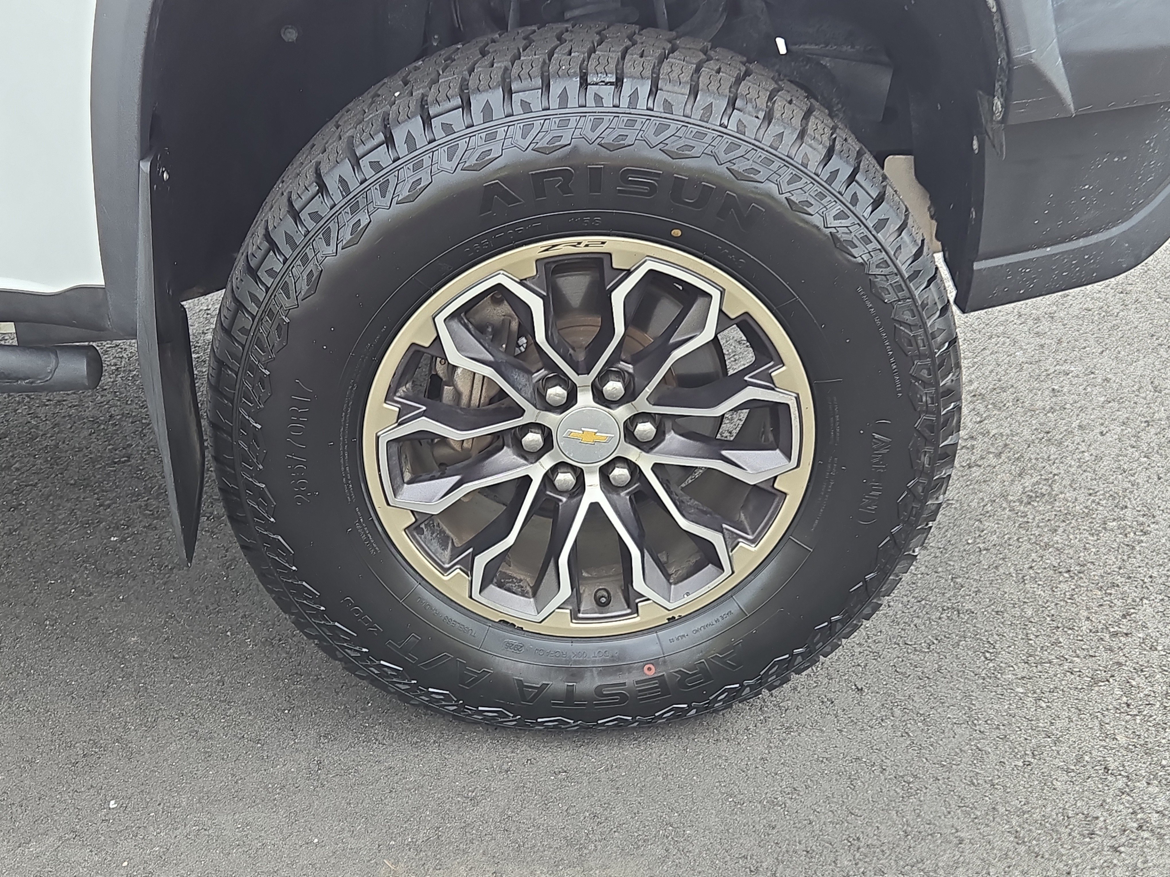 Used 2018 SUMMIT WHITE Chevrolet 4WD ZR2 image 8