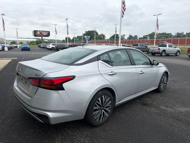 Used 2024 Brilliant Silver Metallic Nissan 2.5 SV image 3