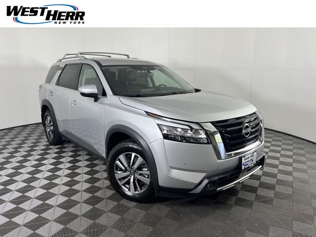 2022 Nissan Pathfinder SL