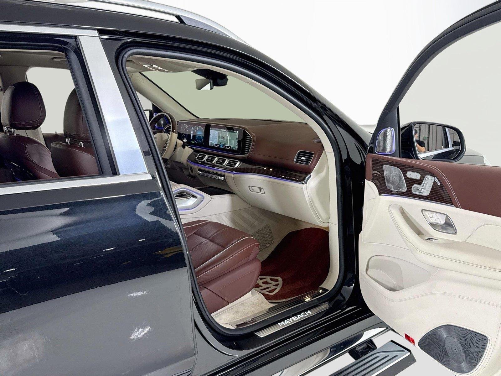 Used 2021 Obsidian Black Metallic Mercedes-Benz Maybach GLS 600 | One Owner | Executive Seating image 39