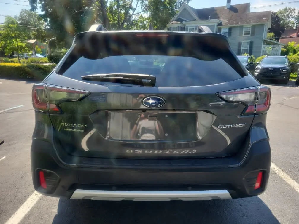 Used 2022 Magnetite Gray Metallic Subaru Limited image 4