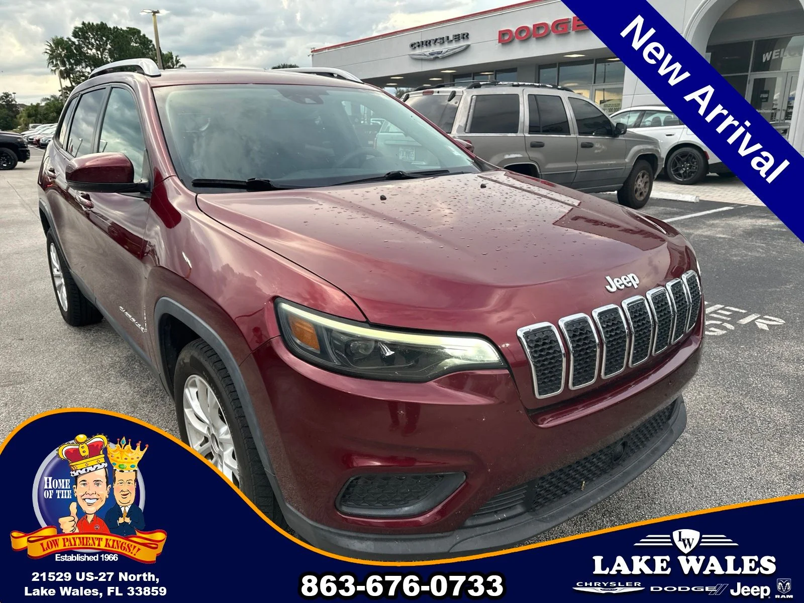 Used 2021 Red Jeep Latitude image 9