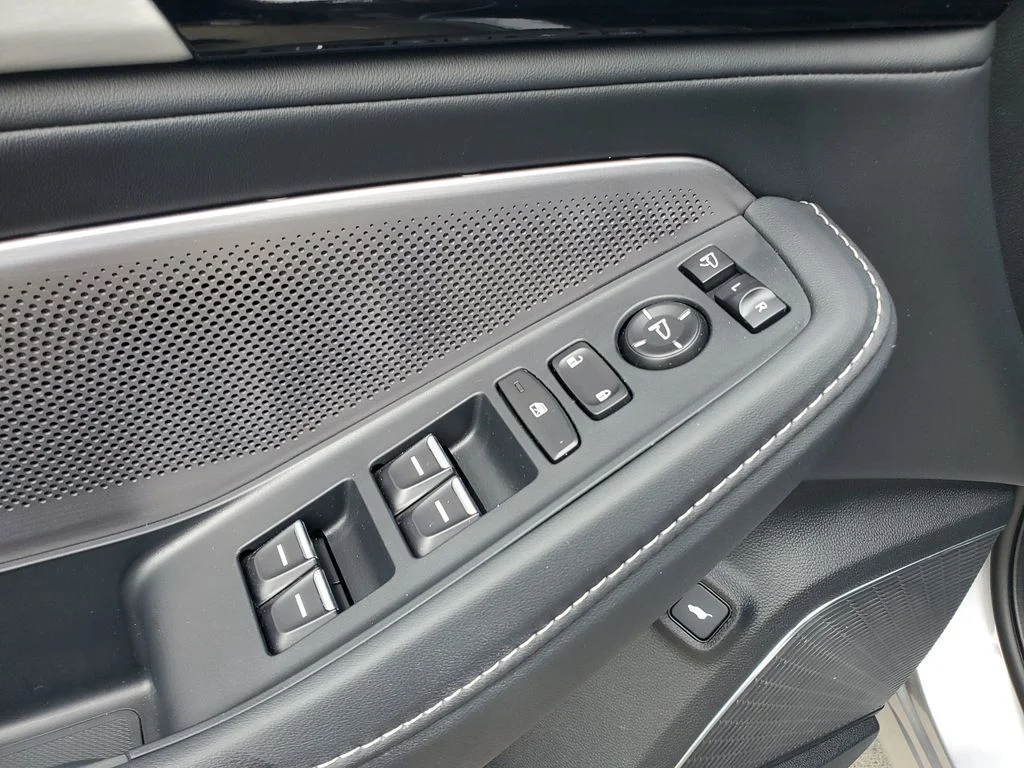 Used 2025 Silver Acura Technology Package image 21