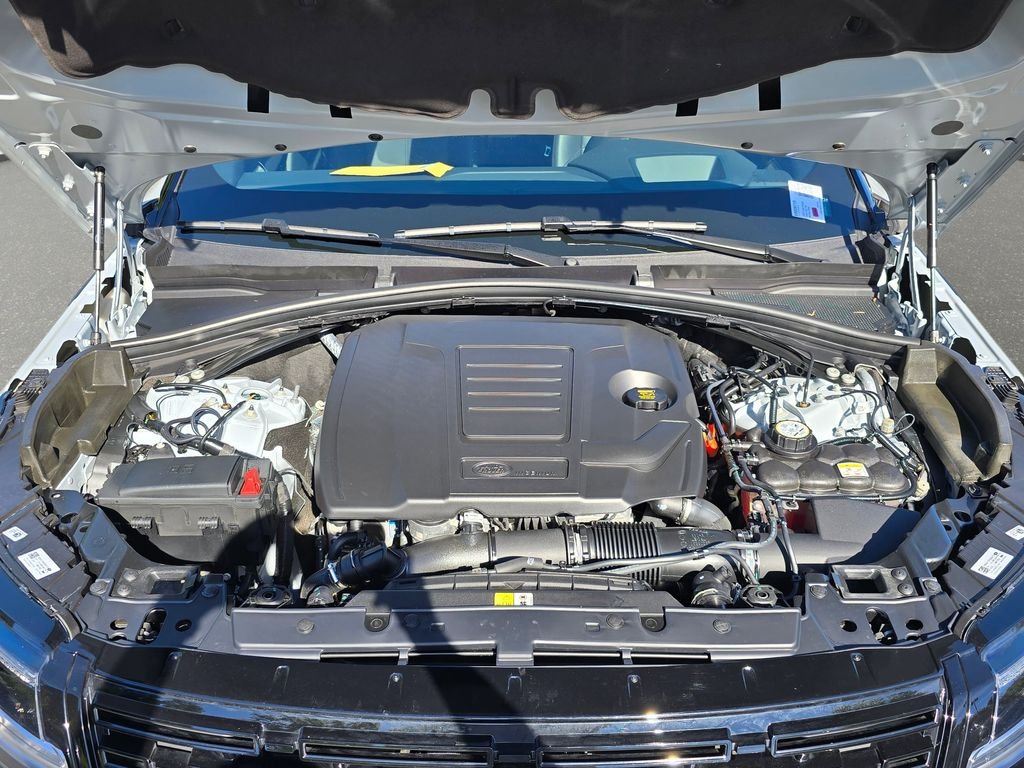 Certified Used 2025 Gray Land Rover Dynamic SE image 32