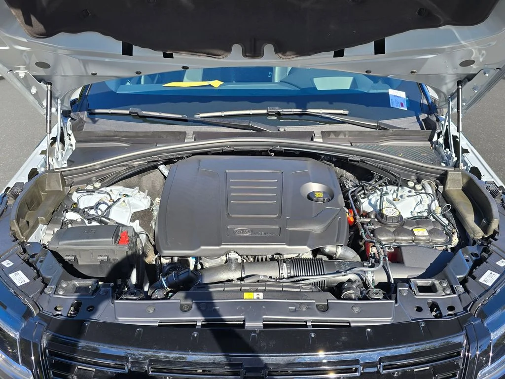 Certified Used 2025 Gray Land Rover Dynamic SE image 32
