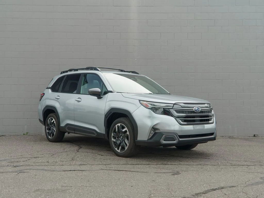 Used 2025 Silver Subaru Limited image 9